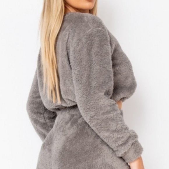 CLEARANCE FINAL PRICE imported Crop Top and Jogger set - Picture 6 of 10